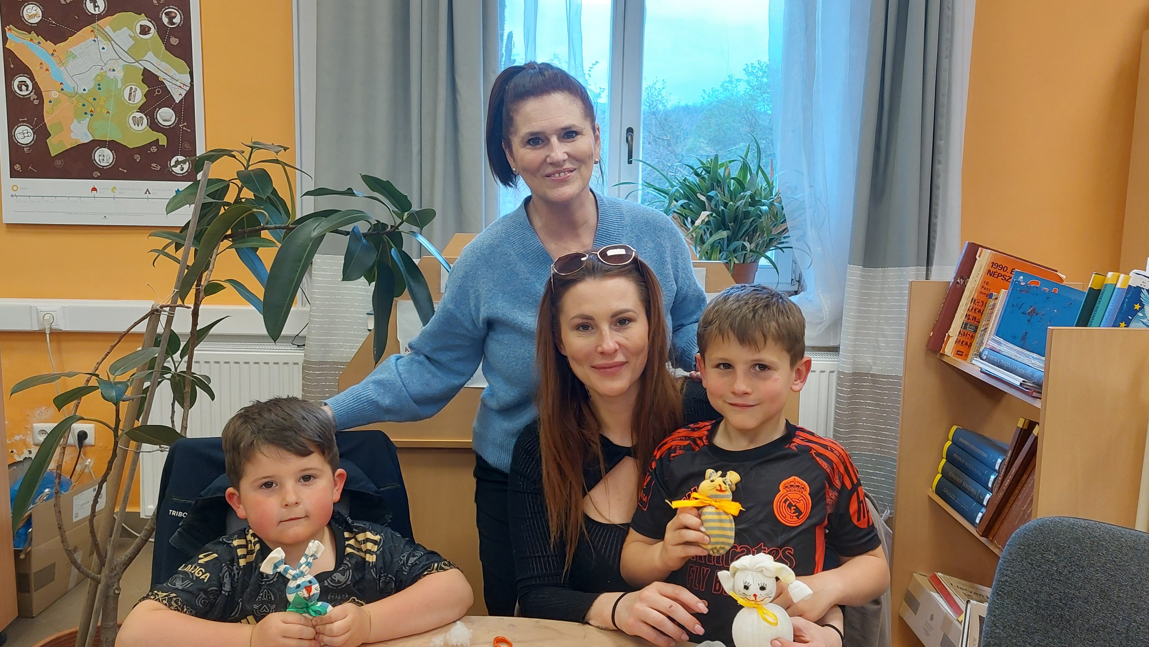 Húsvéti zokninyuszik és tavaszi derű a Karikó János Könyvtárban