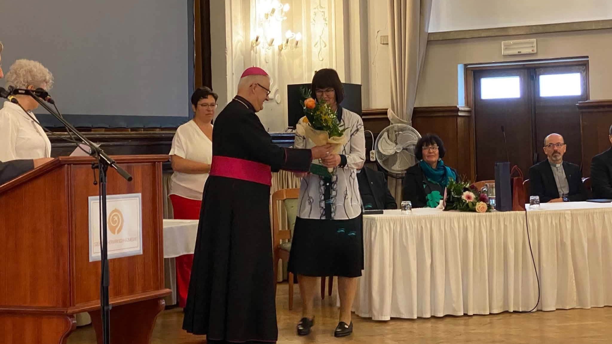 „Nem önmagunknak élünk, a közösség meghatározó” – Szent Gellért-díjat kapott dr. Lehelné Szentjóby Ildikó