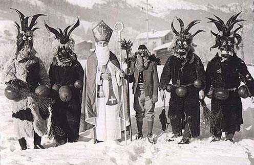 Szent Miklós és krampuszok / Fotó: nagyhaboru.hu